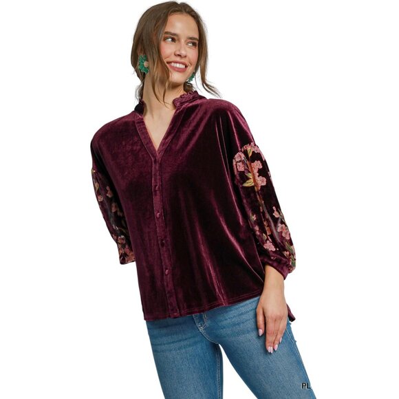 Umgee Plum Velvet Top with Burnout Statement Sleeves Size Small NWT - Picture 2 of 10